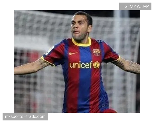 从传中到内切：阿尔维斯与卡福如何重塑边后卫的进攻重心